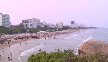 Thanh Hóa thu hút đông đảo du khách trong kỳ nghỉ lễ.