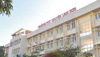Trường trung học phổ thông chuyên Lam Sơn.