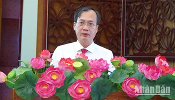 Chủ tịch Ủy ban nhân dân tỉnh Đồng Tháp Trần Trí Quang phát biểu. (Ảnh: HỮU NGHĨA)