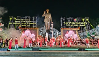 Điểm nhấn của Lễ hội là chương trình nghệ thuật "Âm vang đại ngàn" do Đoàn nghệ thuật Đam San và các nghệ nhân thể hiện.