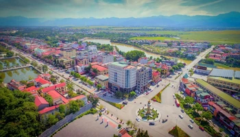 Một góc trung tâm thành phố Điện Biên Phủ hôm nay. (Ảnh: LÊ LAN)