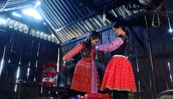 Trang phục không chỉ là váy áo – đó là cả một di sản văn hóa được thiếu nữ H’Mông nâng niu gìn giữ