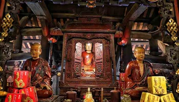  Bộ tượng Tam Tổ Trúc Lâm trong chùa là bảo vật quốc gia.