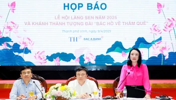 Giám đốc Sở Văn hóa, Thể thao và Du lịch tỉnh Nghệ An Trần Thị Mỹ Hạnh thông tin về công tác chuẩn bị và các hoạt động của Lễ hội Làng Sen năm 2025.