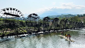 Bản Nà Khương sở hữu cảnh quan đẹp và bản sắc văn hóa vùng cao đậm đà.