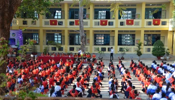 Hình ảnh Lễ chào cờ đầu tuần tại trường tiểu học Nguyễn Văn Trỗi, thành phố Pleiku.