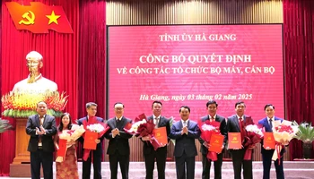 Tỉnh ủy Hà Giang công bố quyết định về công tác tổ chức bộ máy, cán bộ