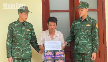 Đối tượng Võ Hiền Sĩ bị bắt giữ cùng tang vật.