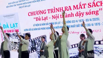 Hoạt cảnh trong chương trình ra mắt tập sách "Đà Lạt - Nội thành dậy sóng".