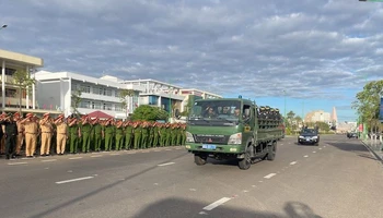 Công an ra quân đợt cao điểm trấn áp tội phạm.