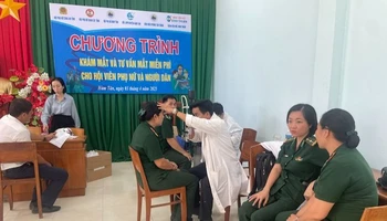 Chương trình "Đồng hành cùng phụ nữ biên cương".