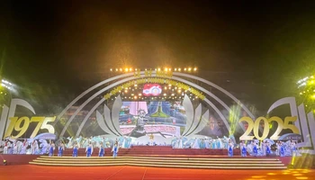 Lễ Mít-tinh kỷ niệm 50 năm Ngày Giải phóng