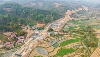 [Video] Tăng tốc thi công cao tốc Hữu Nghị - Chi Lăng và Đồng Đăng - Trà Lĩnh