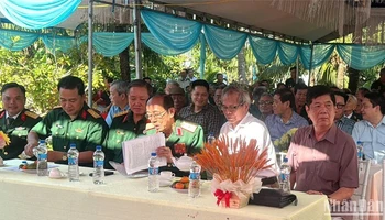 Buổi họp mặt Cựu chiến binh Trung đoàn 1-U Minh tại ấp Tân Hòa Sông, xã Thạnh Phú, huyện Cái Nước, tỉnh Cà Mau.