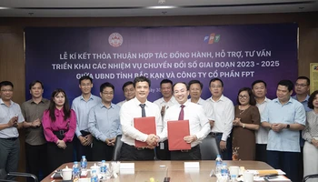 Quang cảnh lễ ký kết.
