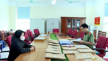 Công an tỉnh Hưng Yên làm việc với đối tượng Hoàng Thị Hải Yến.