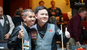 Các cơ thủ Trần Quyết Chiến và Bao Phương Vinh từng giành chức vô địch billiard carom 3 băng đồng đội thế giới năm 2024. (Ảnh: Ton Smilde)