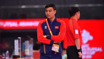 Huấn luyện viên Nguyễn Đình Hoàng của đội tuyển futsal nữ Việt Nam. (Ảnh: VFF)