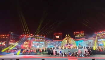 Chương trình văn nghệ chào mừng buổi lễ.