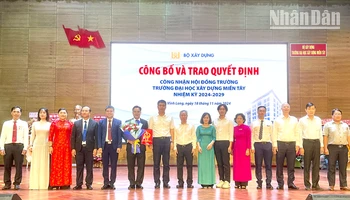Ra mắt Hội đồng trường Trường đại học Xây dựng miền Tây. 