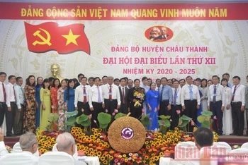 Ra mắt Ban Chấp hành Đảng bộ huyện Châu Thành (Đồng Tháp).