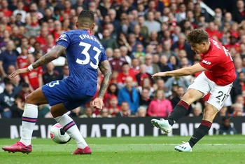 Chelsea đang chịu rất nhiều sức ép từ Manchester UTD. (Ảnh: Goal.com)