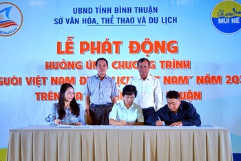 Ký kết chương trình hợp tác kích cầu du lịch “Người Việt Nam đi du lịch Việt Nam” giữa Bình Thuận và Lâm Đồng. 