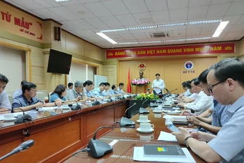 GS, TS Nguyễn Thanh Long, quyền Bộ trưởng Y tế phát biểu tại cuộc họp. (Ảnh: SK&ĐS)