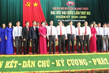Đồng chí Võ Văn Thưởng dự Đại hội đại biểu Đảng bộ huyện Mang Thít.