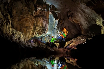 Hang Chà Lòi, xã Ngân Thủy có hệ thống hang động tuyệt đẹp.
