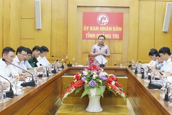 Phó Chủ tịch UBND tỉnh Lê Đức Tiến phát biểu kết luận cuộc họp. 