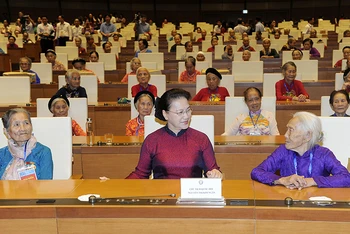 Chủ tịch Quốc hội Nguyễn Thị Kim Ngân và các đại biểu. Ảnh: Ðăng Khoa