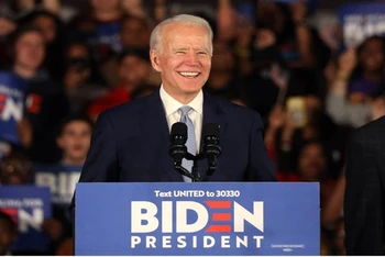 Cựu Phó Tổng thống Biden phát biểu trước người ủng hộ tại South Carolina, Mỹ, ngày 29-2. (Ảnh: Reuters)