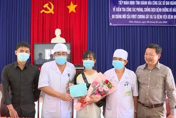 Nữ bệnh nhân đầu tiên tại Khánh Hòa mắc Covid-19 được điều trị khỏi, xuất viện ngày 4-2-2020.