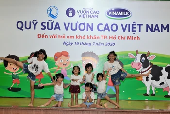 Quỹ sữa vươn cao Việt Nam tiếp tục hành trình kết nối yêu thương tại TP Hồ Chí Minh