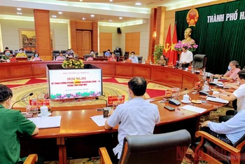 Quang cảnh họp Ban Thường vụ Thành ủy Hải Phòng, chiều 4-8.