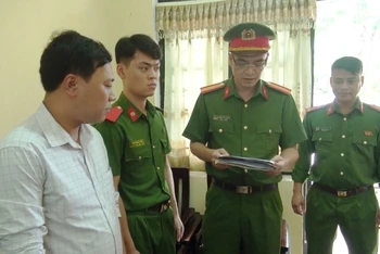 Cơ quan chức năng công bố lệnh bắt tạm giam Lê Mai Sáng.