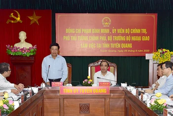 Đồng chí Phạm Bình Minh, Ủy viên Bộ Chính trị, Phó Thủ tướng Chính phủ, Bộ Trưởng Ngoại giao phát biểu tại buổi làm việc.