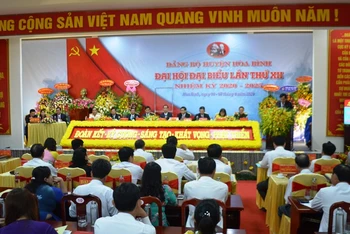 Quang cảnh Đại hội Đảng bộ huyện Hòa Bình (Bạc Liêu).