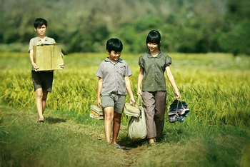 "Hoa vàng trên cỏ xanh" - bộ phim lập kỷ lục về sức hút cả ở trong và ngoài rạp chiếu, tạo nên cơn sốt du lịch Phú Yên.