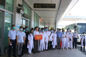  Đoàn y, bác sĩ tỉnh Phú Thọ đến hỗ trợ bốn bệnh viện ở tỉnh Quảng Nam 