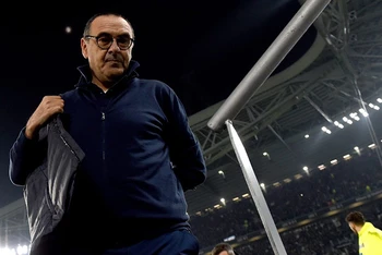 Maurizio Sarri bị sa thải sau 418 ngày dẫn dắt Juventus.
