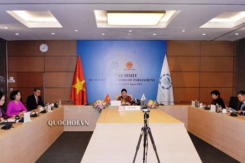 Chủ tịch Quốc hội Nguyễn Thị Kim Ngân tham dự hội nghị.