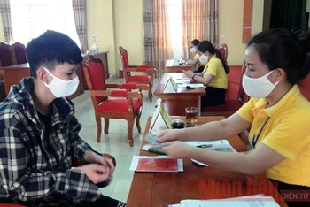 Chi trả gói hỗ trợ an sinh xã hội 62.000 tỷ đồng ở Thanh Hóa (Ảnh minh họa: Mai Luận).