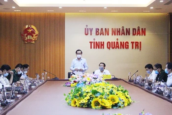 Chủ tịch UBND tỉnh Võ Văn Hưng phát biểu kết luận tại cuộc họp ngày 25-8