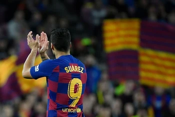 Luis Suarez sẽ ra đi, kết thúc sáu năm với 283 trận và 198 bàn thắng trong màu áo Barca.