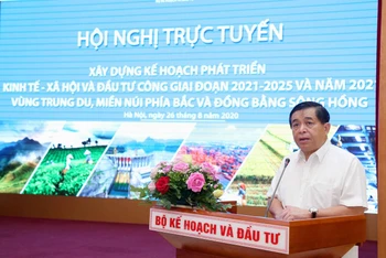 Bộ trưởng Kế hoạch và Đầu tư Nguyễn Chí Dũng phát biểu khai mạc Hội nghị ngày 26-8