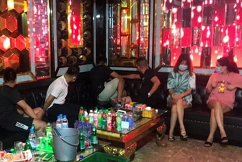 Cơ sở karaoke An Bảo Nhi ở xã Minh Tân (huyện Thủy Nguyên) vẫn lén lút hoạt động.