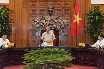 Thủ tướng Nguyễn Xuân Phúc chủ trì cuộc họp. (Ảnh: Trần Hải)