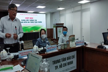 TS. BS Nguyễn Văn Hảo cung cấp thông tin tại buổi họp báo.